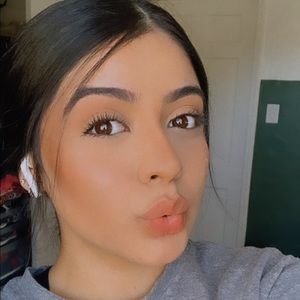 Meet your Posher, Lilyan